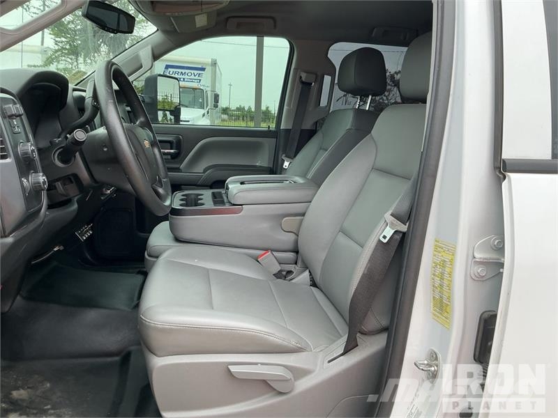 Chevrolet Silverado 5500HD 4x4 Crew Cab Service Truck Pilsētas atkritumvedēji