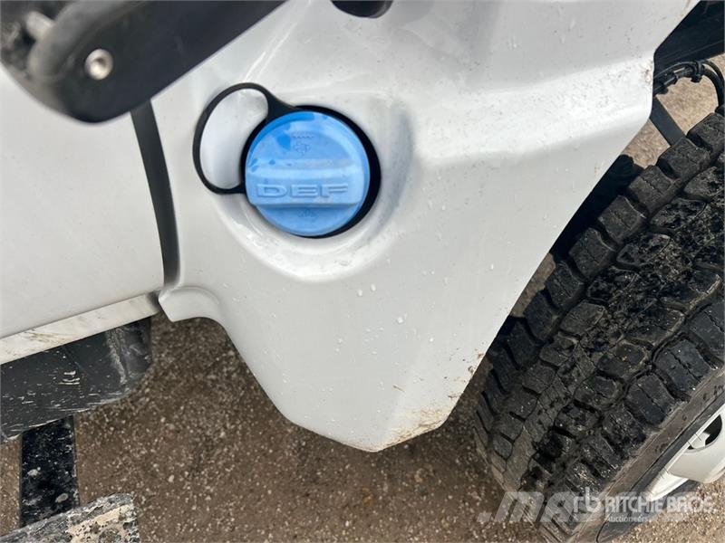Chevrolet Silverado 5500HD 4x4 Cab and Chassis Kabine i unutrašnjost