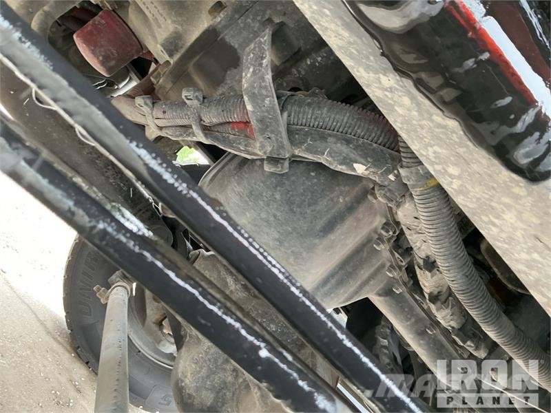 Chevrolet Silverado 5500HD 4x4 Crew Cab Service Truck Pilsētas atkritumvedēji