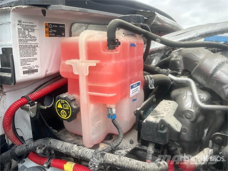 Chevrolet Silverado 5500HD 4x4 Cab and Chassis Cabins and interior