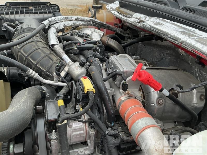 Chevrolet Silverado 5500HD 4x4 Crew Cab Service Truck Pilsētas atkritumvedēji