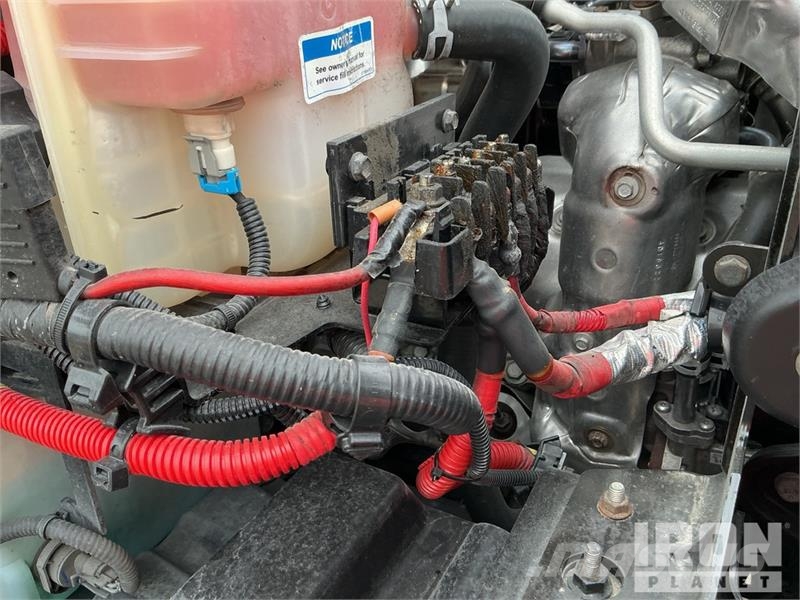Chevrolet Silverado 5500HD 4x4 Crew Cab Service Truck Pilsētas atkritumvedēji