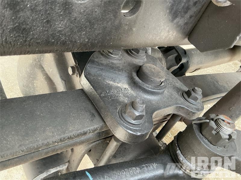 Chevrolet Silverado 5500HD 4x4 Crew Cab Service Truck Pilsētas atkritumvedēji