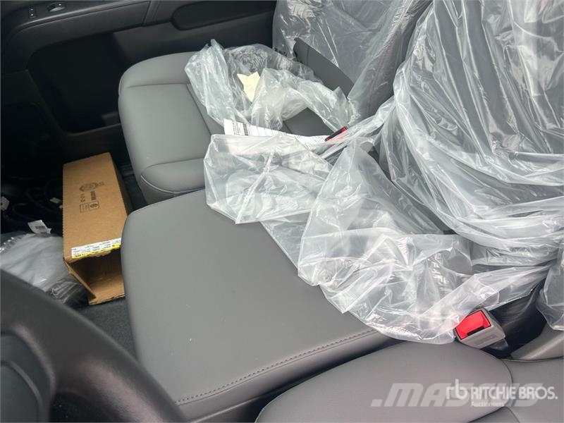 Chevrolet Silverado 5500HD 4x4 Cab and Chassis Cabins and interior