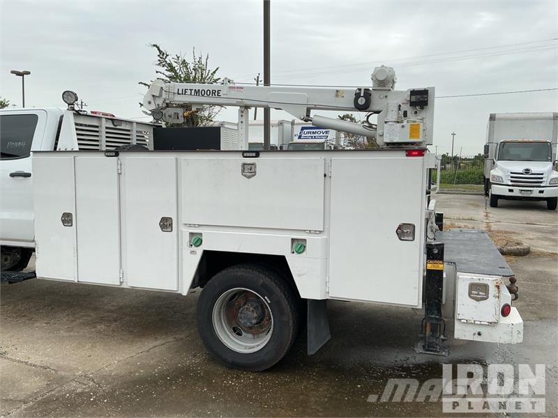 Chevrolet Silverado 5500HD 4x4 Crew Cab Service Truck Pilsētas atkritumvedēji