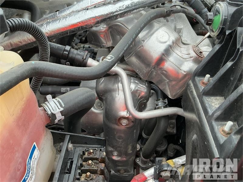 Chevrolet Silverado 5500HD 4x4 Crew Cab Service Truck Pilsētas atkritumvedēji