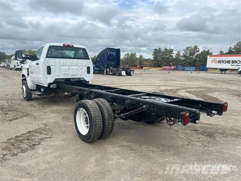 Chevrolet Silverado 5500HD 4x4 Cab and Chassis Cabins and interior