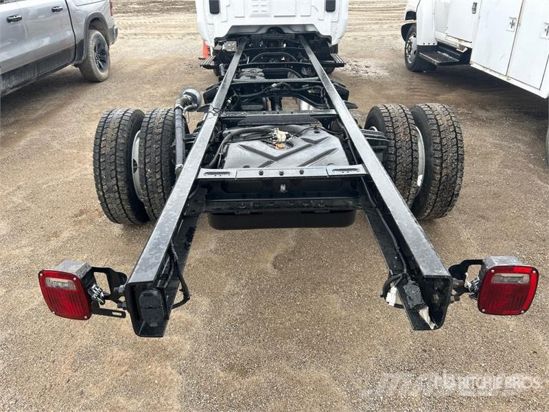 Chevrolet Silverado 5500HD 4x4 Cab and Chassis Kabine i unutrašnjost