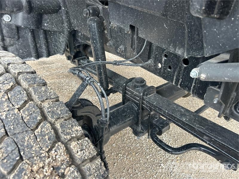 Chevrolet Silverado 5500HD 4x4 Cab and Chassis Kabine i unutrašnjost