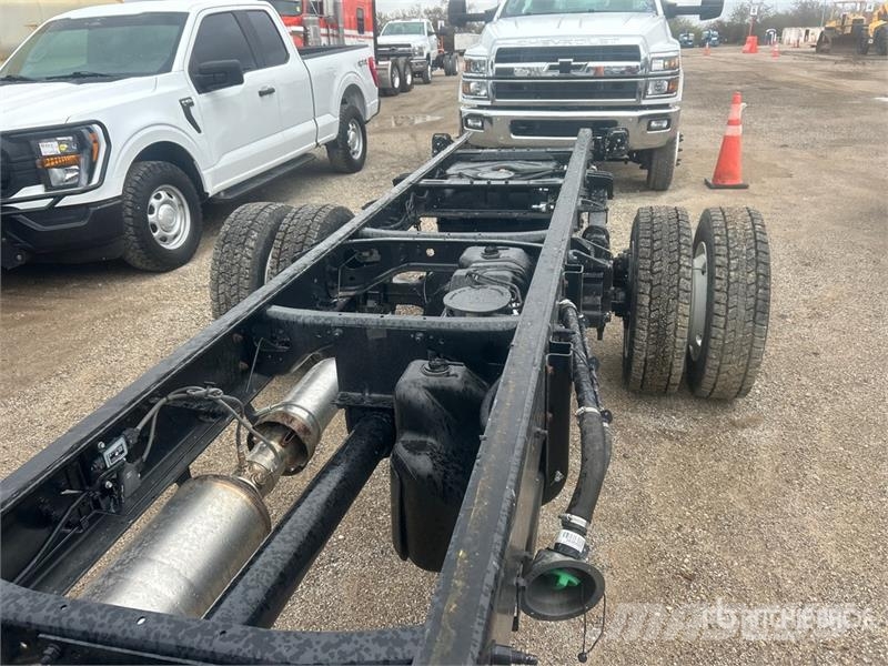 Chevrolet Silverado 5500HD 4x4 Cab and Chassis Cabins and interior