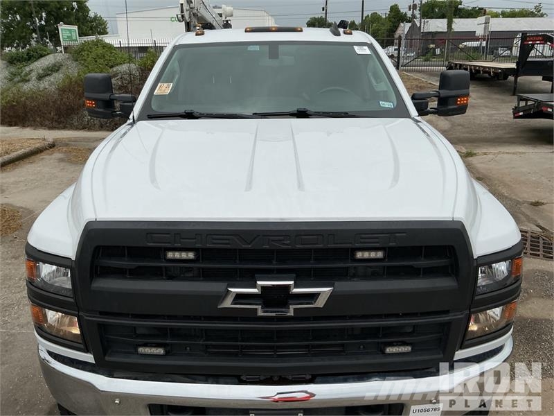 Chevrolet Silverado 5500HD 4x4 Crew Cab Service Truck Pilsētas atkritumvedēji