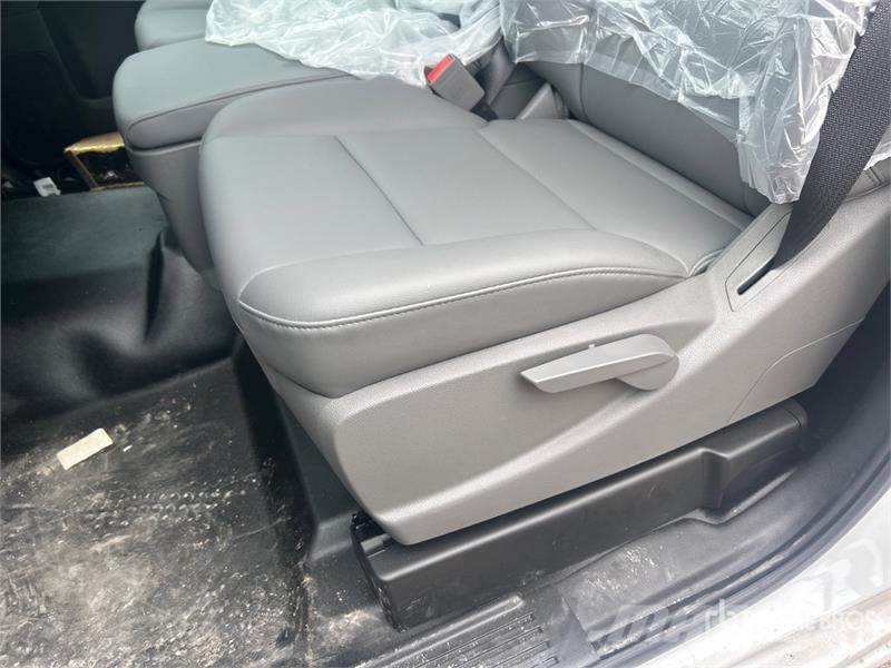 Chevrolet Silverado 5500HD 4x4 Cab and Chassis Cabins and interior