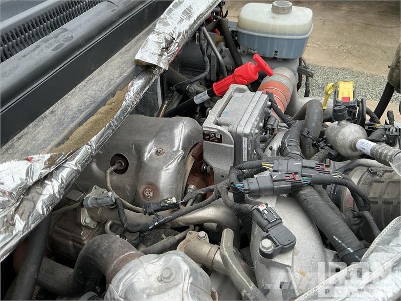 Chevrolet Silverado 5500HD 4x4 Crew Cab Service Truck Pilsētas atkritumvedēji