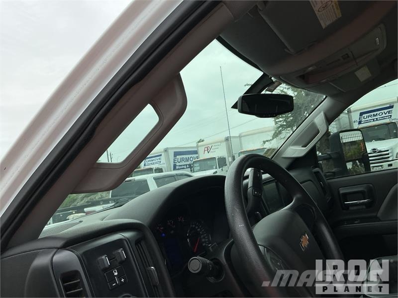 Chevrolet Silverado 5500HD 4x4 Crew Cab Service Truck Pilsētas atkritumvedēji