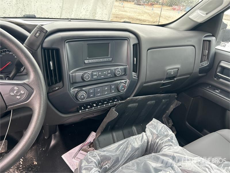 Chevrolet Silverado 5500HD 4x4 Cab and Chassis Kabine i unutrašnjost