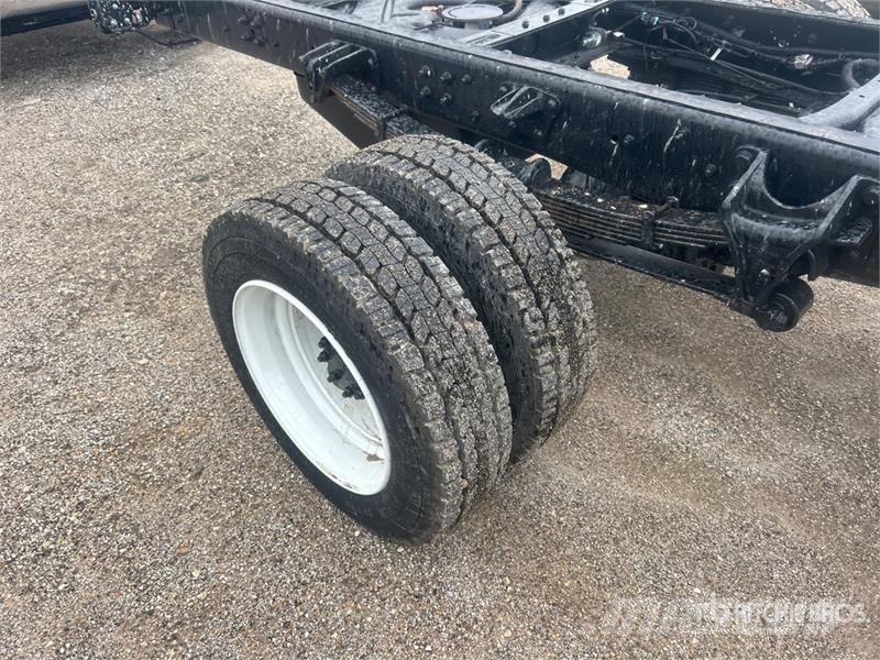 Chevrolet Silverado 5500HD 4x4 Cab and Chassis Cabins and interior