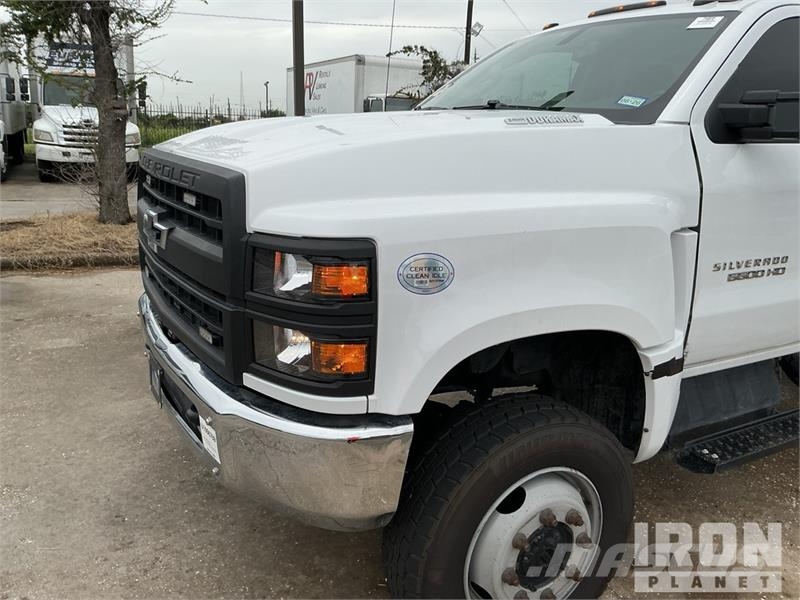 Chevrolet Silverado 5500HD 4x4 Crew Cab Service Truck Pilsētas atkritumvedēji