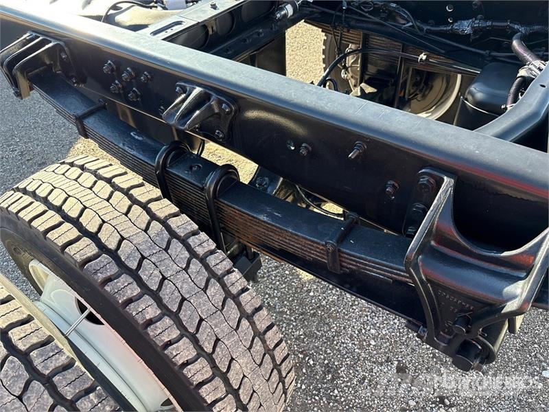 Chevrolet Silverado 5500HD Silverado 4x4 Cab and Chassis Hytter och interiör