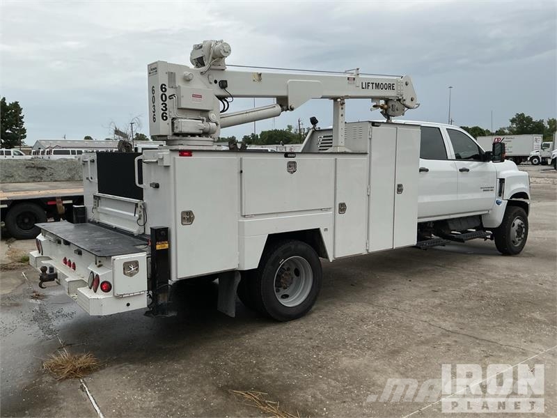 Chevrolet Silverado 5500HD 4x4 Crew Cab Service Truck Pilsētas atkritumvedēji