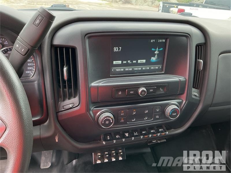 Chevrolet Silverado 5500HD 4x4 Crew Cab Service Truck Pilsētas atkritumvedēji