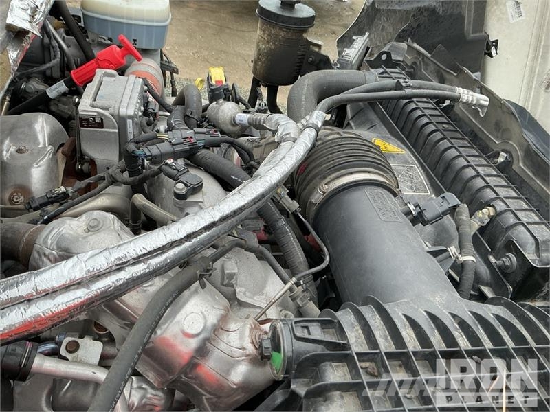 Chevrolet Silverado 5500HD 4x4 Crew Cab Service Truck Pilsētas atkritumvedēji