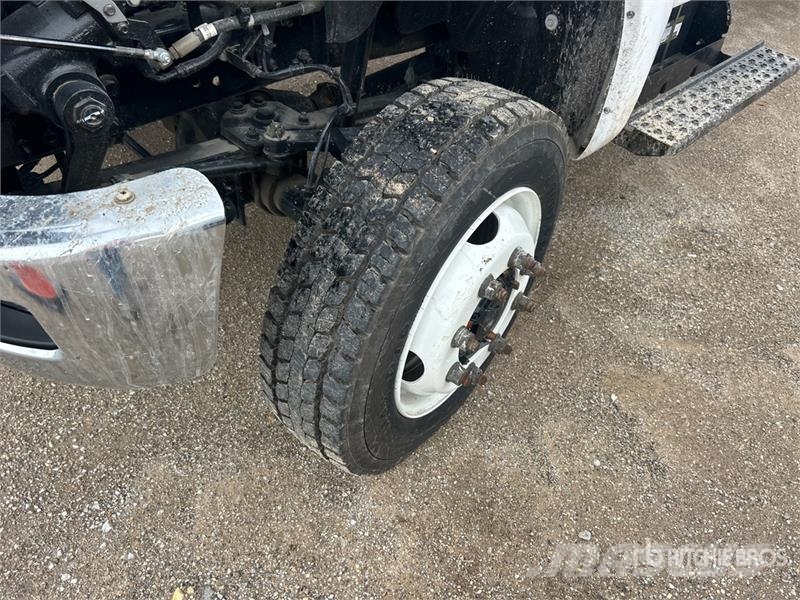 Chevrolet Silverado 5500HD 4x4 Cab and Chassis Kabine i unutrašnjost