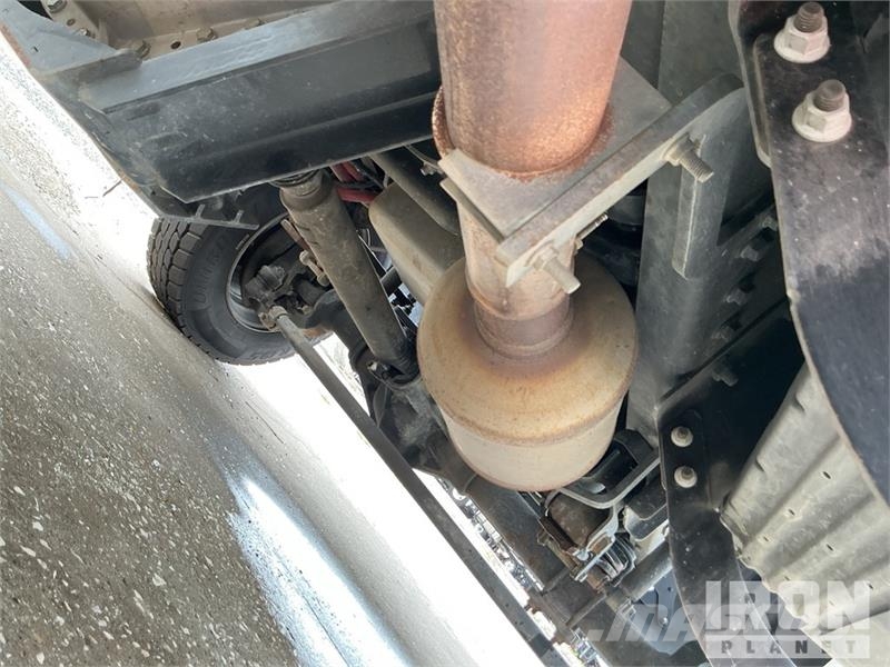 Chevrolet Silverado 5500HD 4x4 Crew Cab Service Truck Pilsētas atkritumvedēji