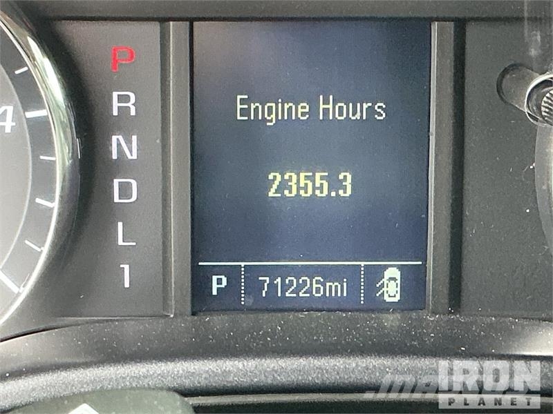 Chevrolet Silverado 5500HD 4x4 Crew Cab Service Truck Pilsētas atkritumvedēji