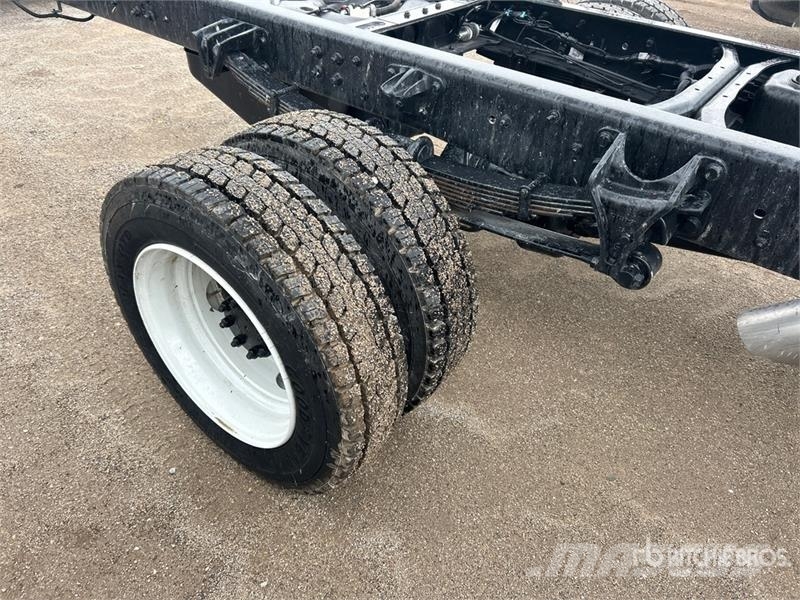 Chevrolet Silverado 5500HD 4x4 Cab and Chassis Kabine i unutrašnjost