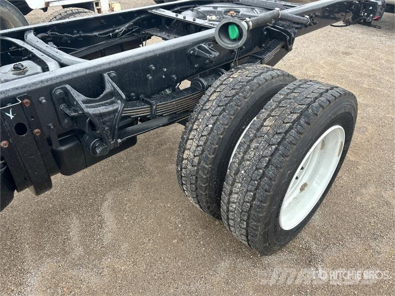 Chevrolet Silverado 5500HD 4x4 Cab and Chassis Kabine i unutrašnjost