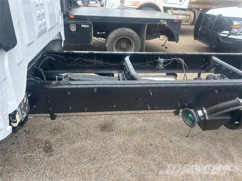 Chevrolet Silverado 5500HD 4x4 Cab and Chassis Cabins and interior