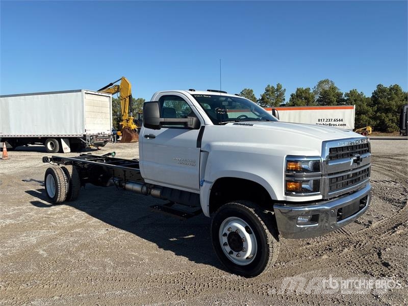 Chevrolet Silverado 5500HD Silverado 4x4 Cab and Chassis Hytter och interiör