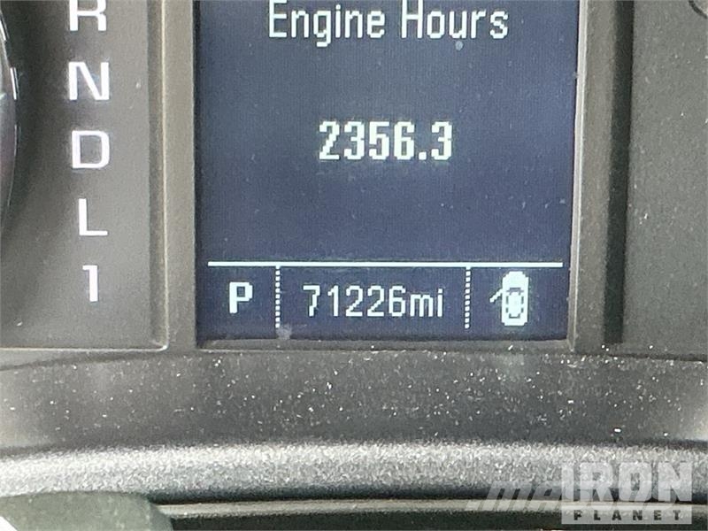Chevrolet Silverado 5500HD 4x4 Crew Cab Service Truck Pilsētas atkritumvedēji