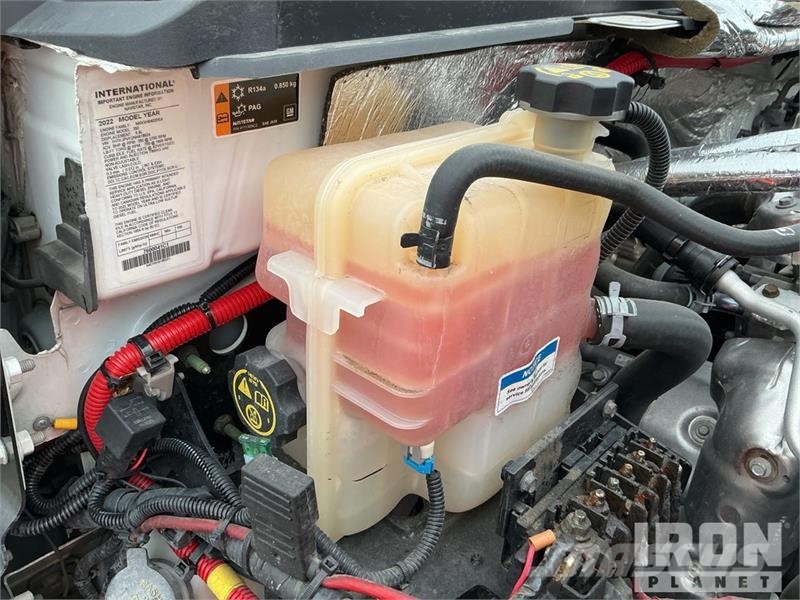 Chevrolet Silverado 5500HD 4x4 Crew Cab Service Truck Pilsētas atkritumvedēji
