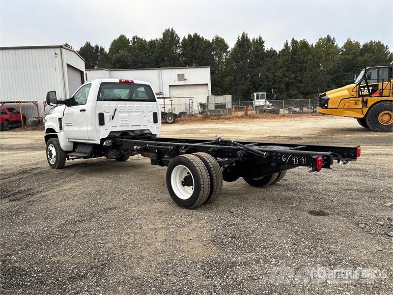 Chevrolet Silverado 5500HD 4x4 Cab and Chassis キャビン及び内装