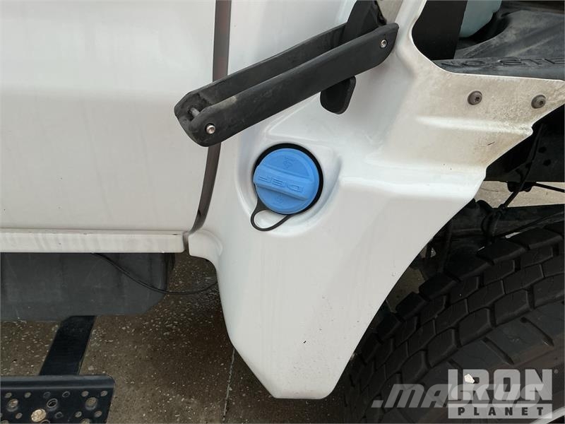 Chevrolet Silverado 5500HD 4x4 Crew Cab Service Truck Pilsētas atkritumvedēji