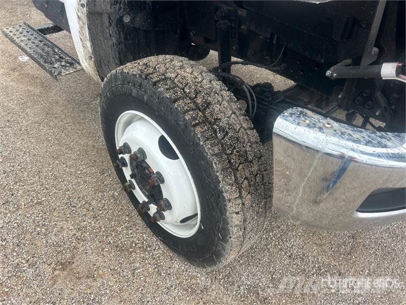 Chevrolet Silverado 5500HD 4x4 Cab and Chassis Cabins and interior