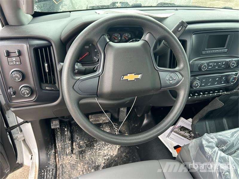Chevrolet Silverado 5500HD 4x4 Cab and Chassis Kabine i unutrašnjost