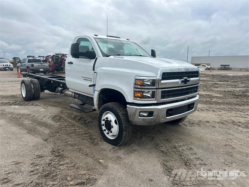 Chevrolet Silverado 5500HD 4x4 Cab and Chassis Cabins and interior
