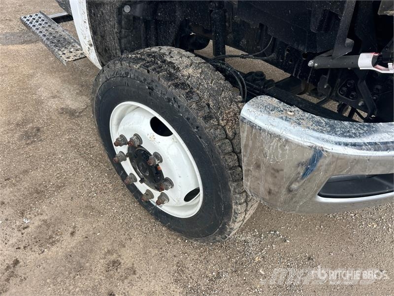 Chevrolet Silverado 5500HD 4x4 Cab and Chassis Kabine i unutrašnjost