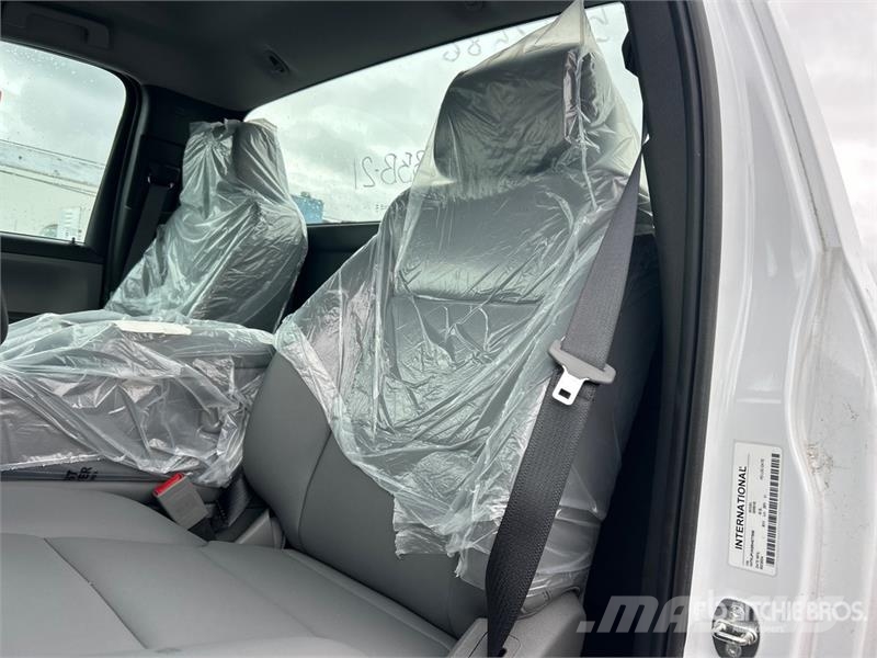 Chevrolet Silverado 5500HD 4x4 Cab and Chassis Kabine i unutrašnjost