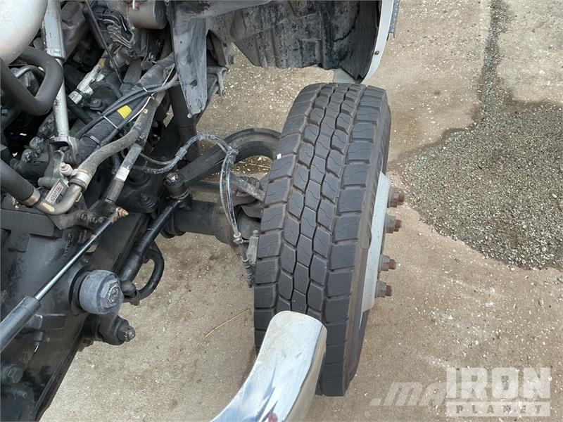 Chevrolet Silverado 5500HD 4x4 Crew Cab Service Truck Pilsētas atkritumvedēji