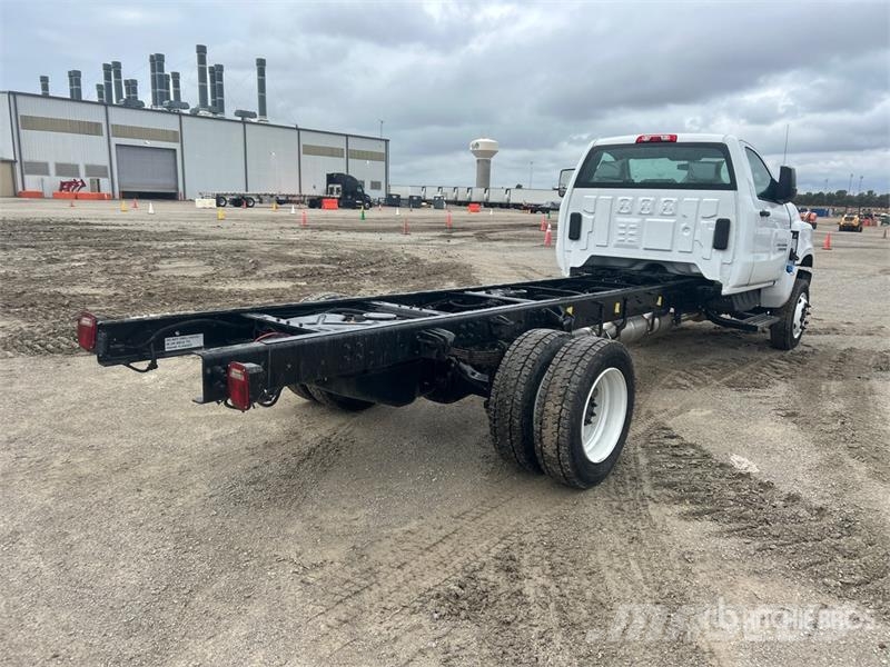 Chevrolet Silverado 5500HD 4x4 Cab and Chassis Cabins and interior