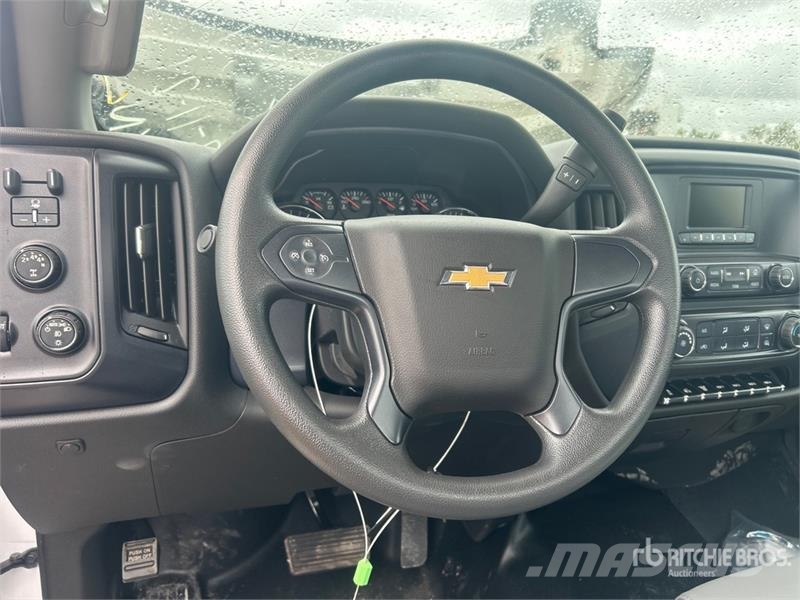 Chevrolet Silverado 5500HD 4x4 Cab and Chassis Cabins and interior