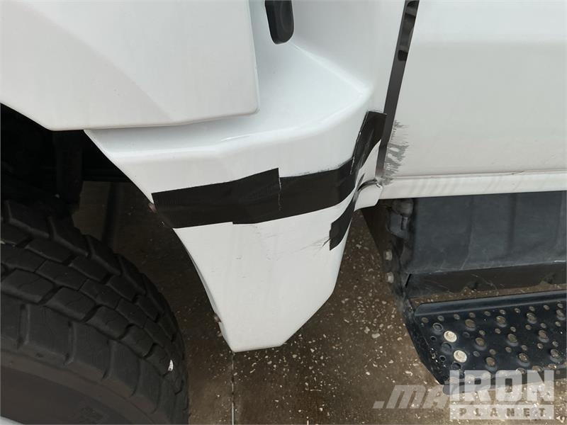 Chevrolet Silverado 5500HD 4x4 Crew Cab Service Truck Pilsētas atkritumvedēji