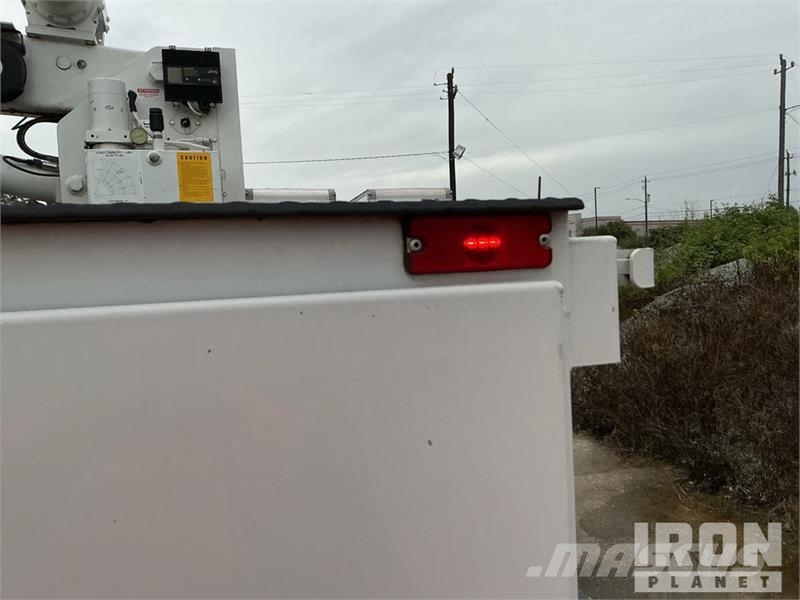 Chevrolet Silverado 5500HD 4x4 Crew Cab Service Truck Pilsētas atkritumvedēji