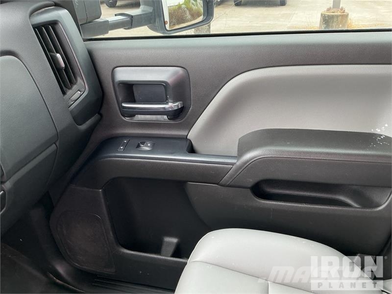 Chevrolet Silverado 5500HD 4x4 Crew Cab Service Truck Pilsētas atkritumvedēji