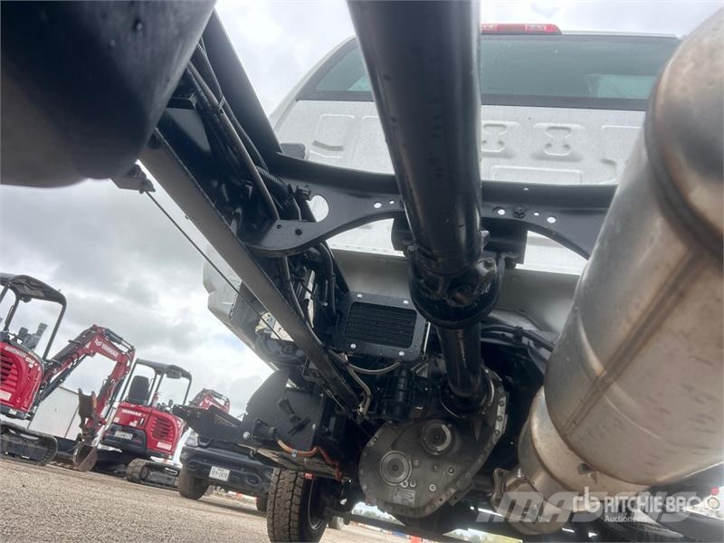 Chevrolet Silverado 5500HD 4x4 Cab and Chassis Cabins and interior