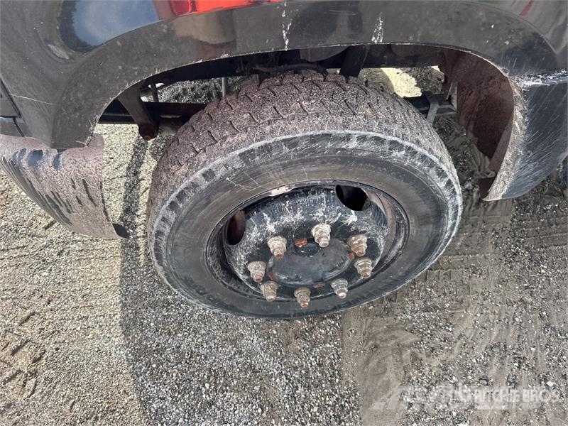 Chevrolet Silverado 6500 4x2 Roll-Off Truck Nostovarsi-vaihtolavakuorma-autot