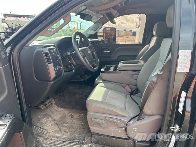 Chevrolet Silverado 6500 4x2 Roll-Off Truck Nostovarsi-vaihtolavakuorma-autot